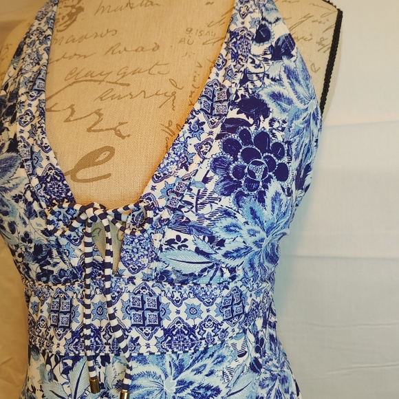 Azura Blue & White Floral Plunging Neckline Halter One-Piece Swimsuit Size 8 - Picture 6 of 13
